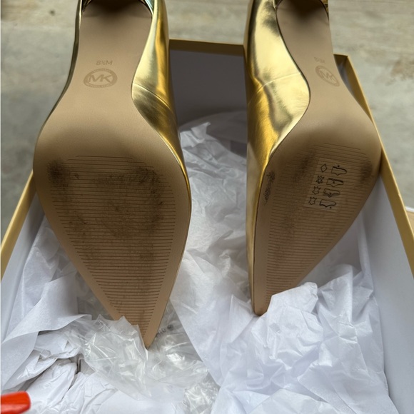Michael Kors Elegant Gold Women's Heels - Picture 7 of 8